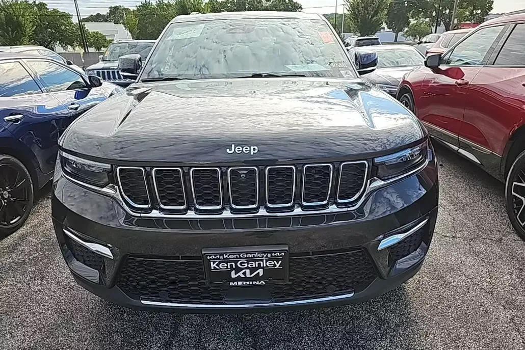 2023 Jeep Grand Cherokee 4xe photo 1