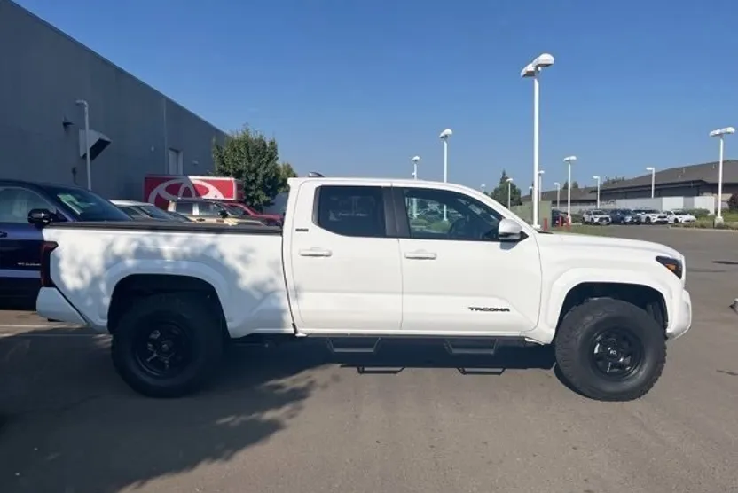 2024 Toyota Tacoma Double Cab photo 1
