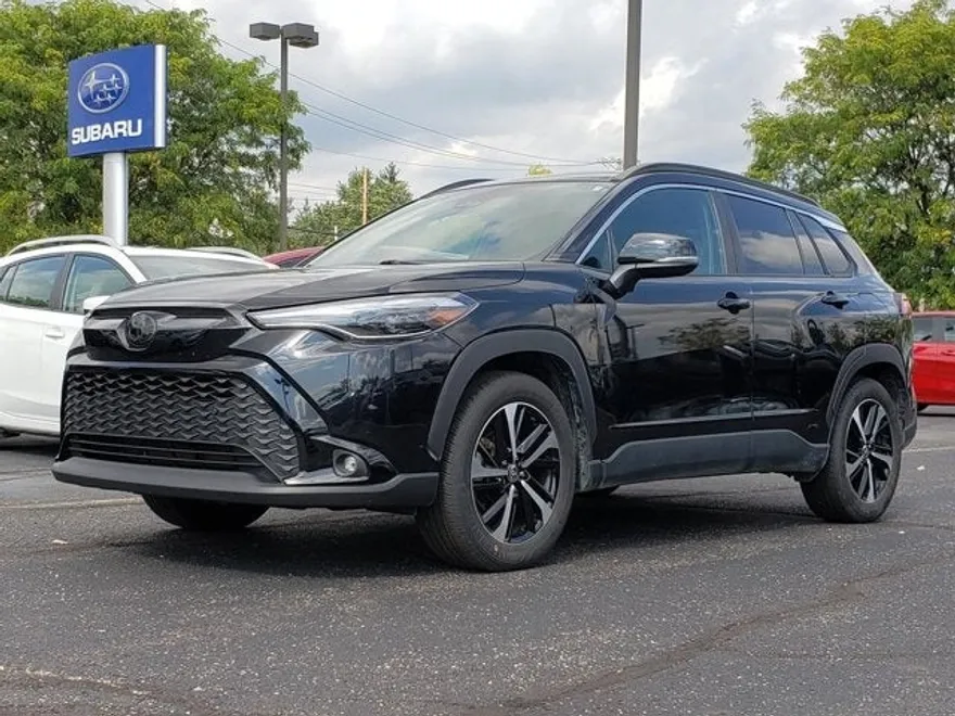 2023 Toyota Corolla Cross Hybrid XSE photo 1