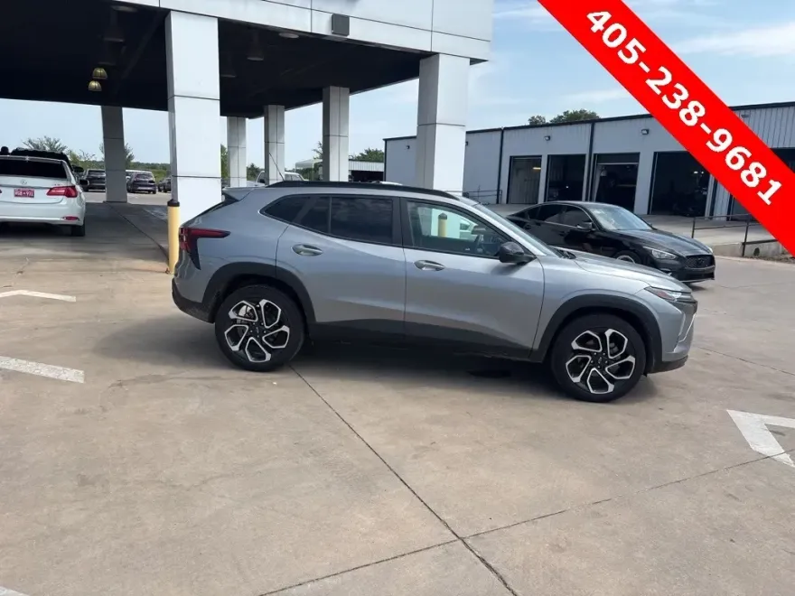 2025 Chevrolet Trax photo 1
