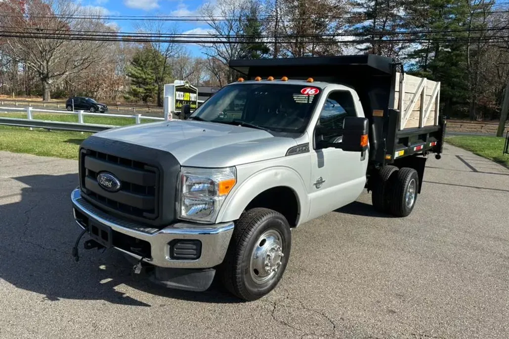2016 Ford F-350 XLT photo 1