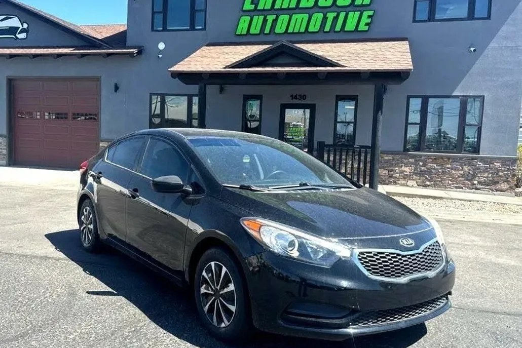2016 Kia Forte LX photo 1