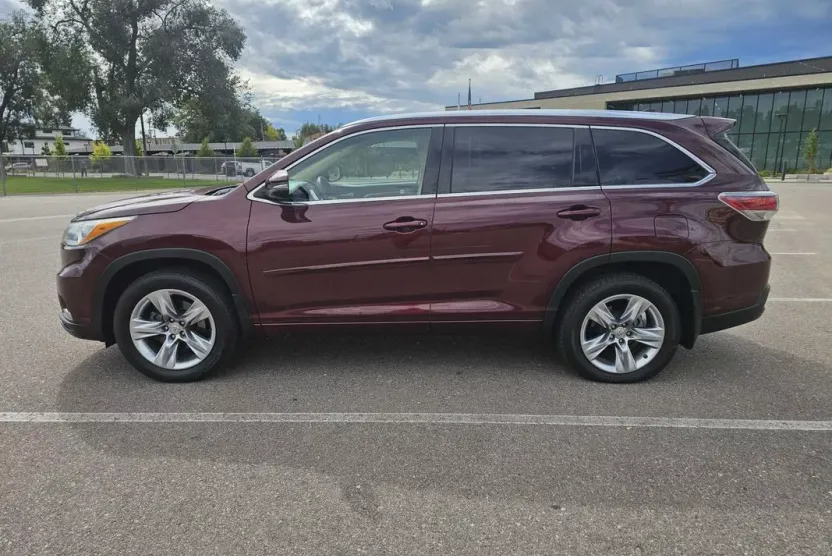 2015 Toyota Highlander Limited photo 1