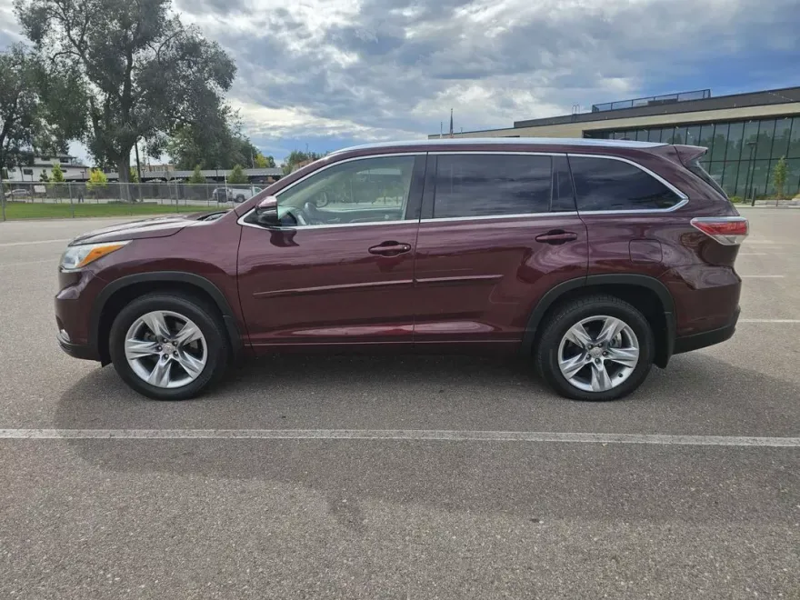 2015 Toyota Highlander Limited photo 1