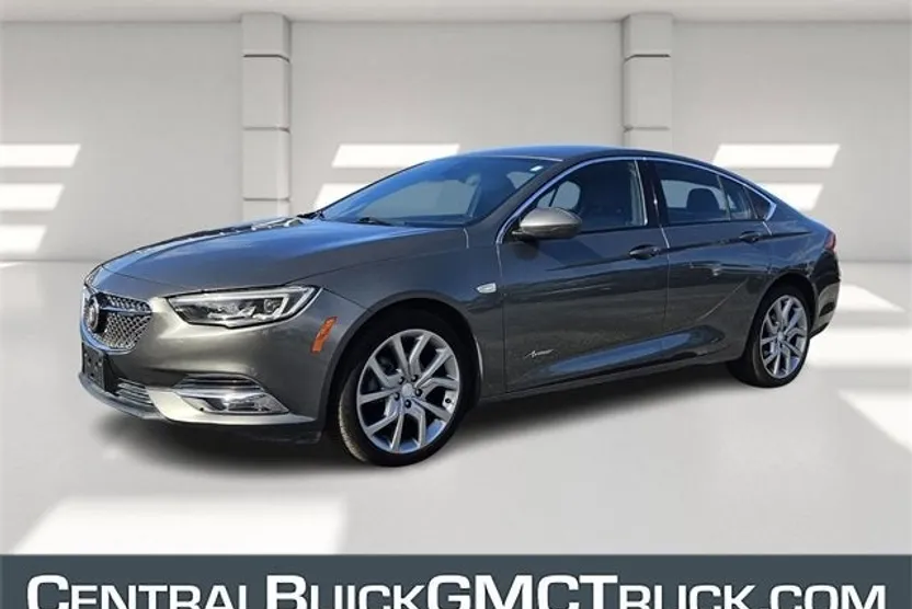 2019 Buick Regal Sportback Avenir photo 1