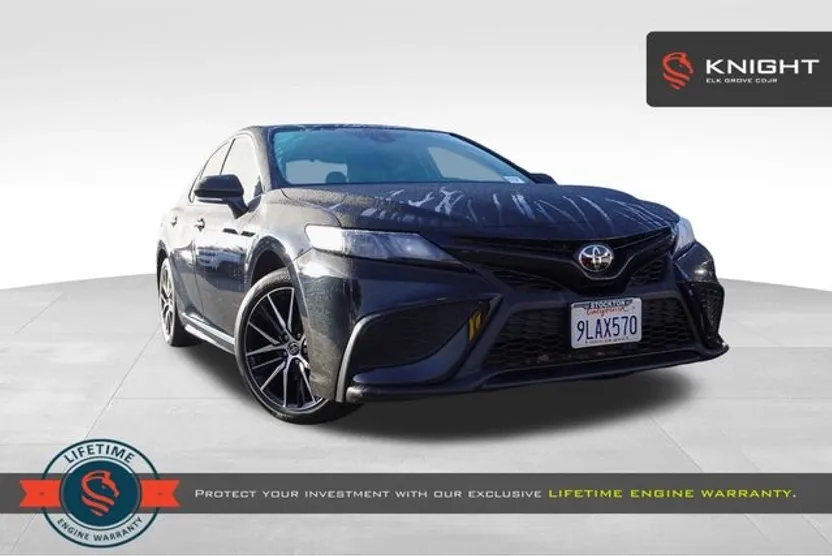 2024 Toyota Camry SE photo 1