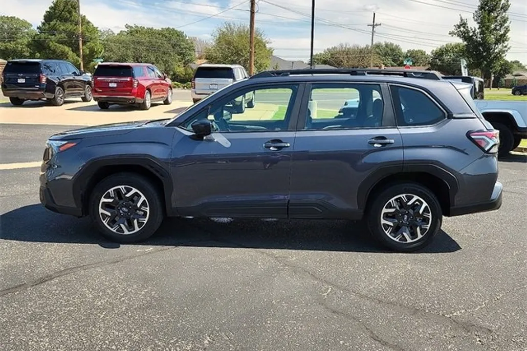 2025 Subaru Forester Base photo 1