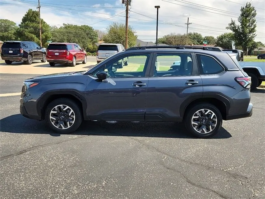2025 Subaru Forester Base photo 1