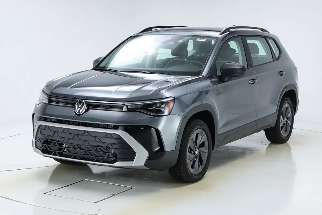 2025 Volkswagen Taos S photo 1