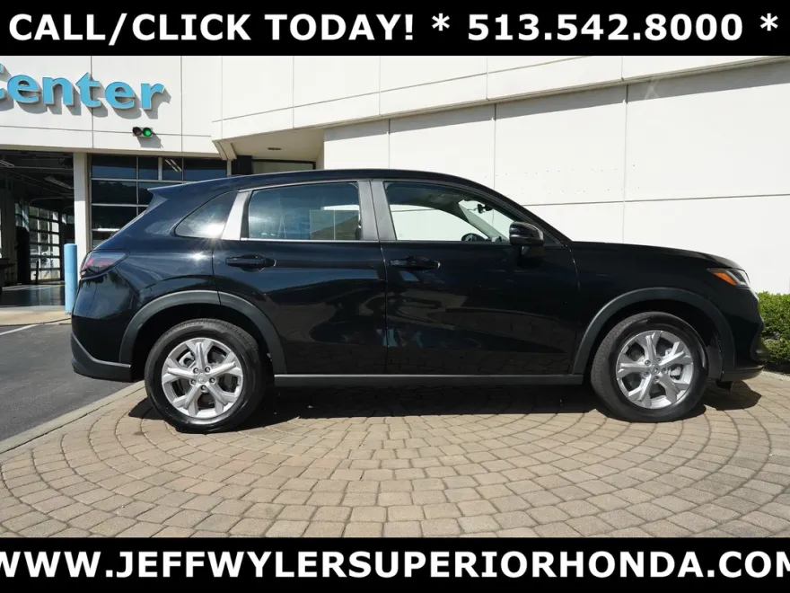 2023 Honda HR-V LX photo 1