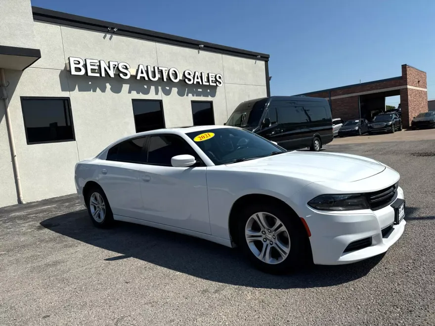 2021 Dodge Charger SXT photo 1