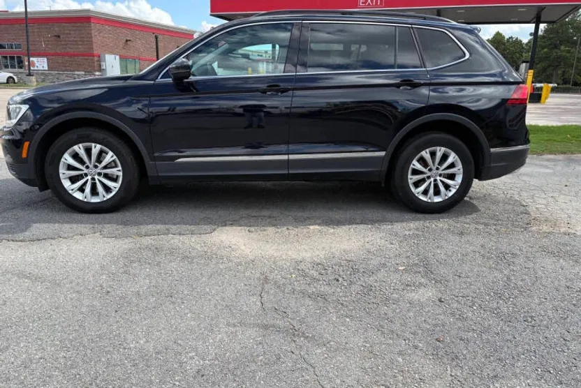 2018 Volkswagen Tiguan SE photo 1