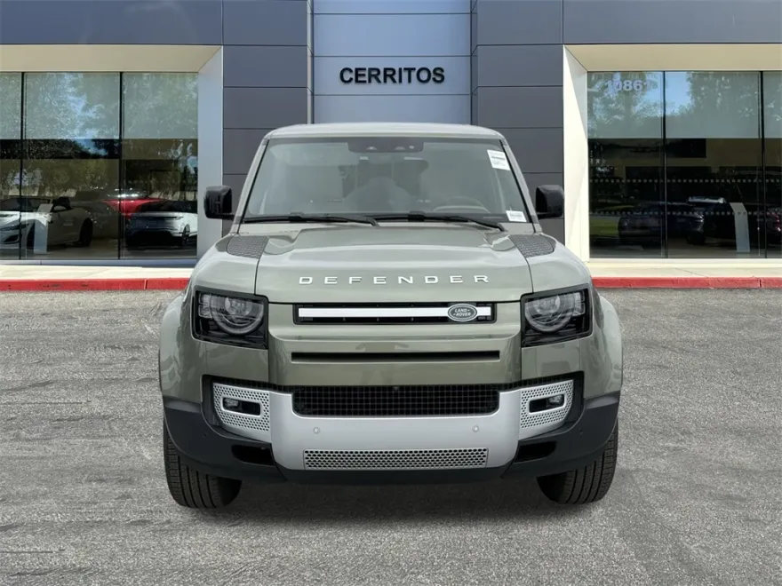 2025 Land Rover Defender 110 S photo 1
