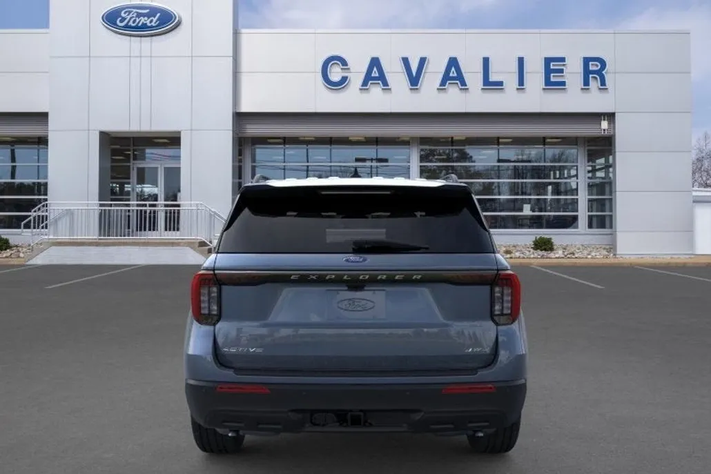 2025 Ford Explorer photo 1