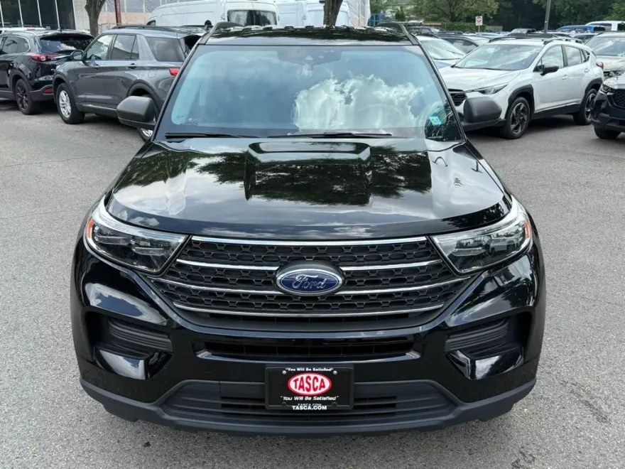 2022 Ford Explorer XLT photo 1