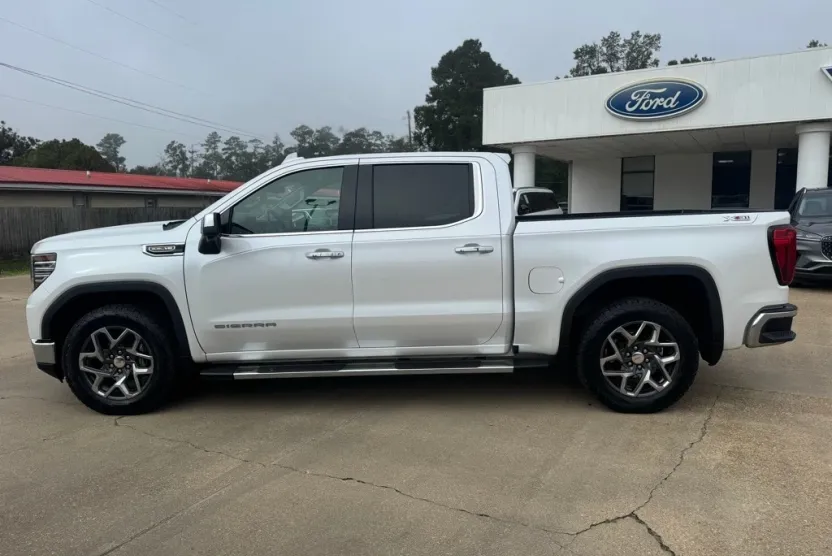 2024 Gmc Sierra 1500 SLT photo 1