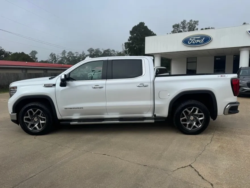 2024 Gmc Sierra 1500 SLT photo 1