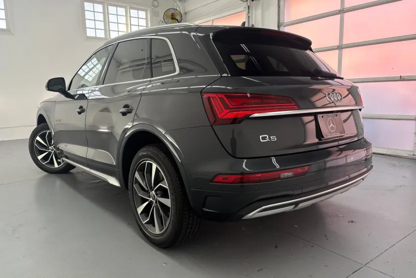 2021 Audi Q5 Premium photo 1