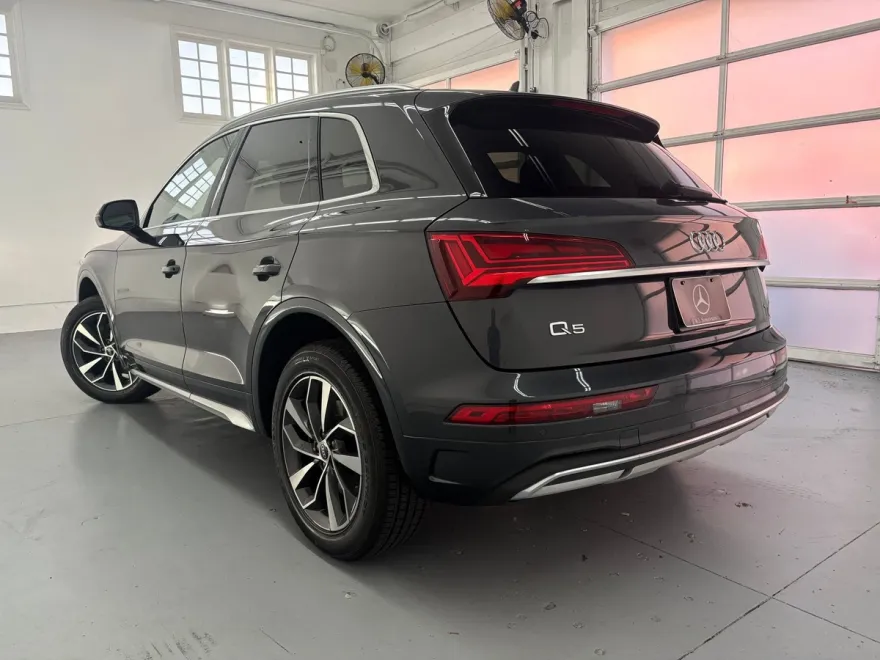 2021 Audi Q5 Premium photo 1
