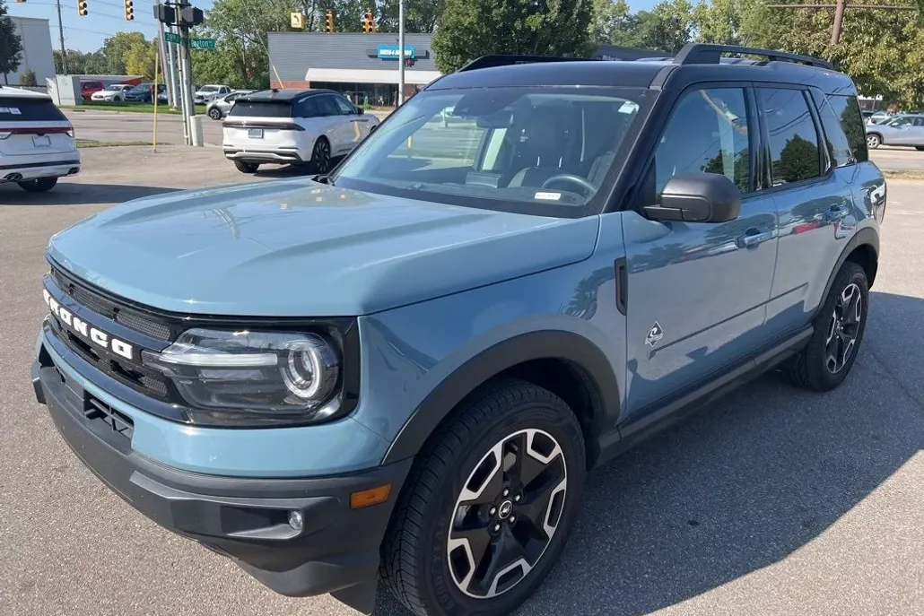2021 Ford Bronco Sport Outer Banks photo 1