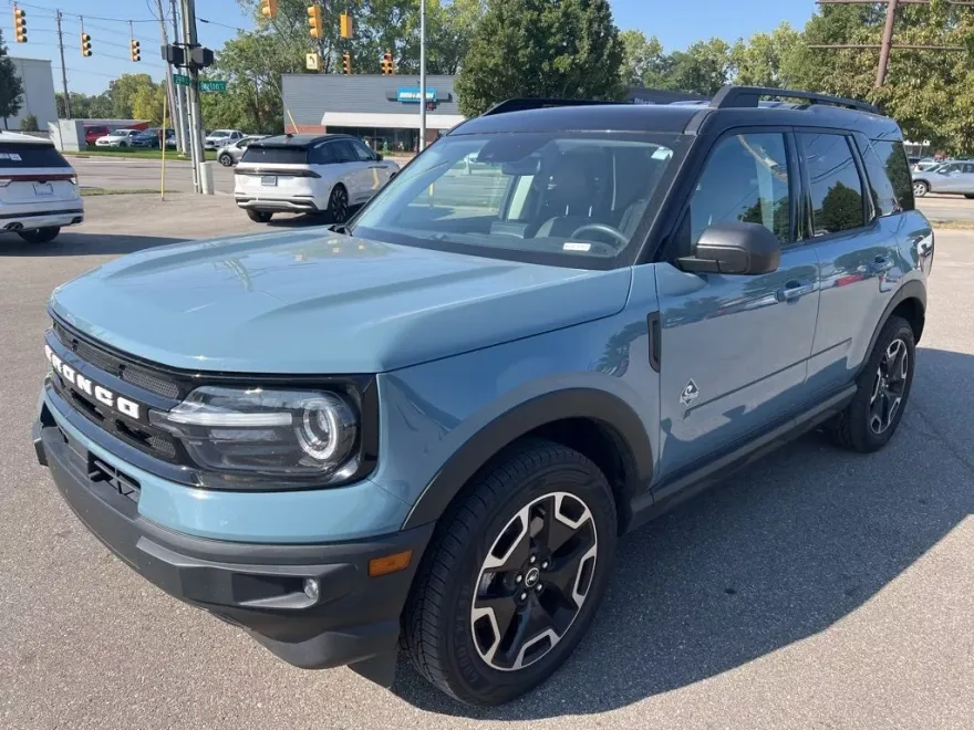 2021 Ford Bronco Sport Outer Banks photo 1