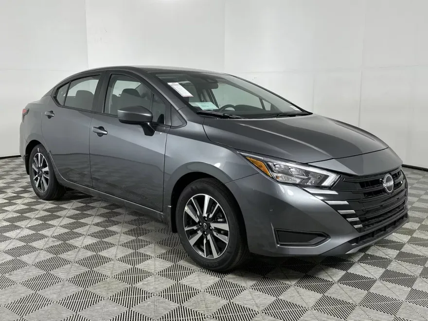 2025 Nissan Versa SV photo 1