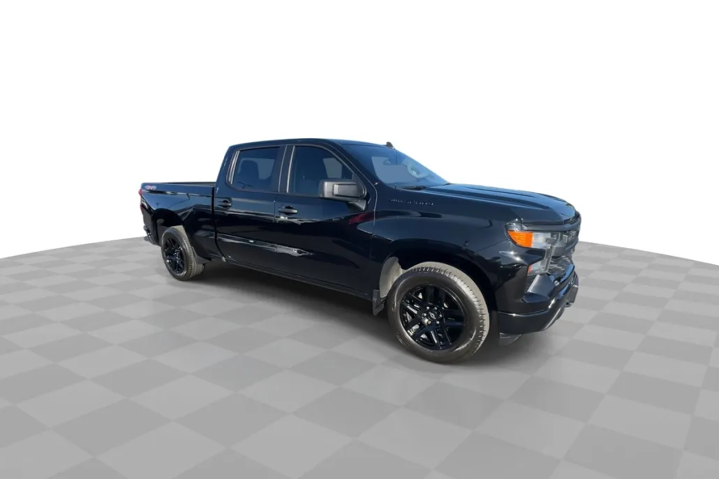 2023 Chevrolet Silverado 1500 Custom photo 1