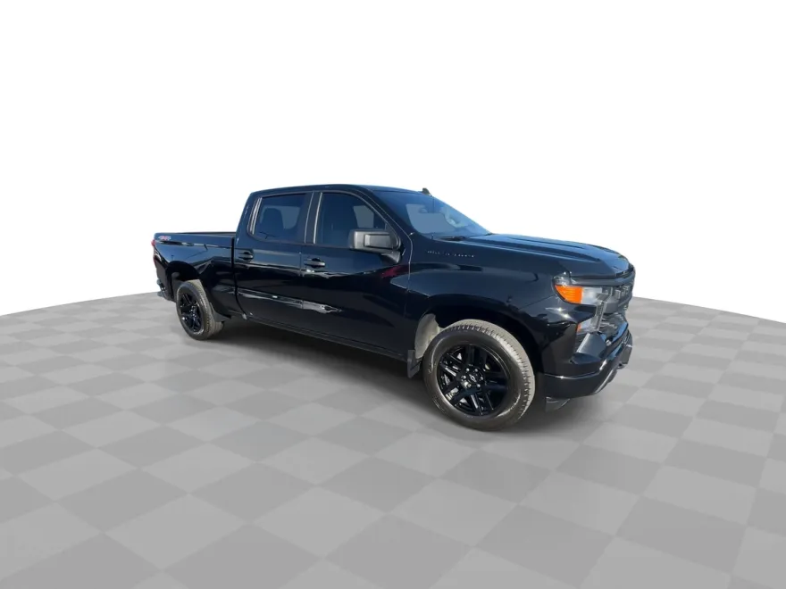 2023 Chevrolet Silverado 1500 Custom photo 1