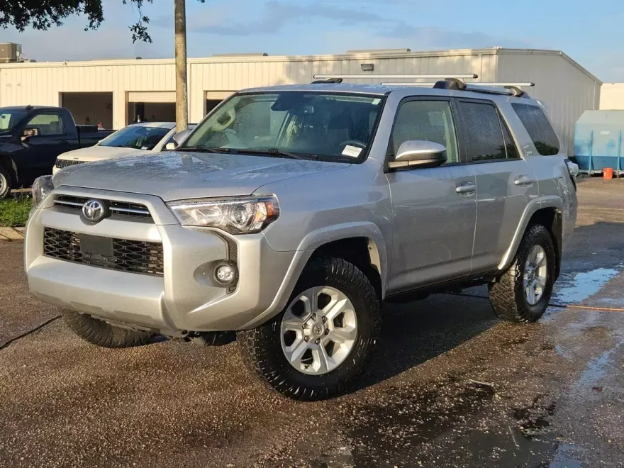 2022 Toyota 4Runner SR5 4WD photo 1