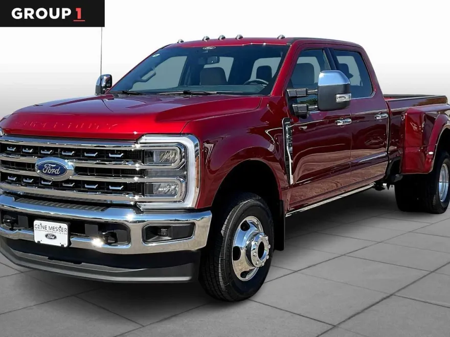 2026 Ford F-350 Lariat photo 1