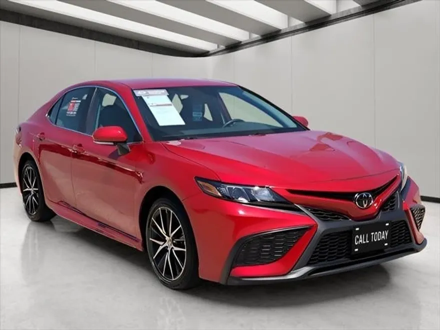 2024 Toyota Camry SE photo 1