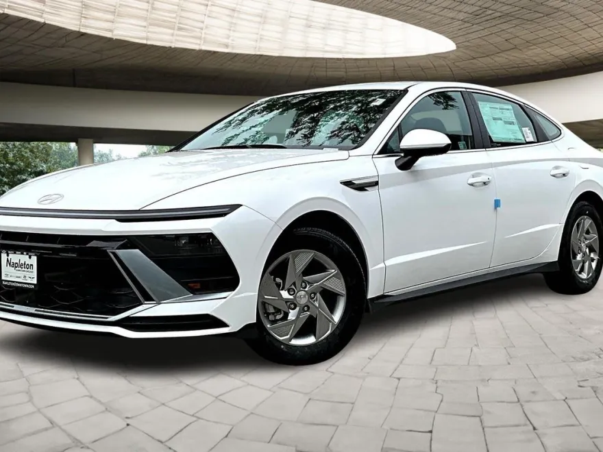 2025 Hyundai Sonata SE photo 1