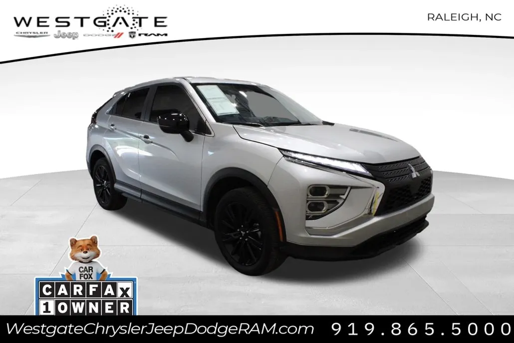 2023 Mitsubishi Eclipse Cross LE photo 1