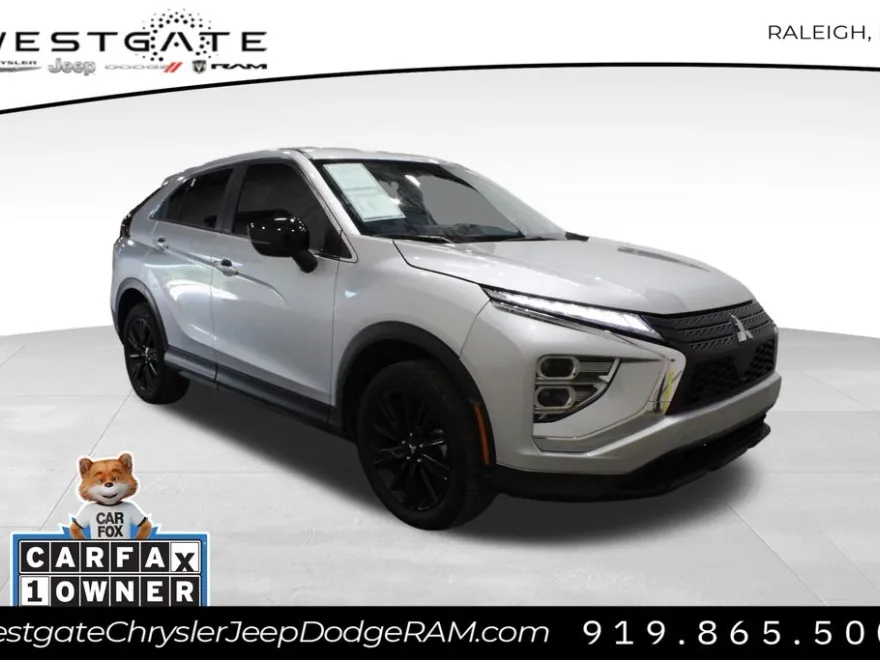 2023 Mitsubishi Eclipse Cross LE photo 1