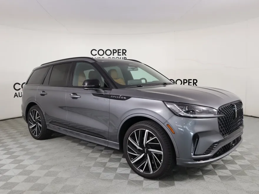2025 Lincoln Aviator Black Label photo 1