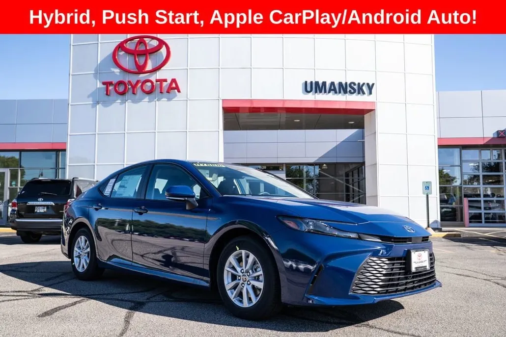 2025 Toyota Camry LE photo 1