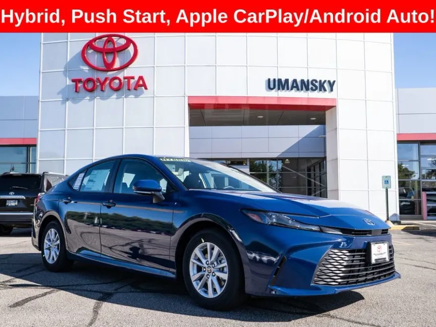 2025 Toyota Camry LE photo 1