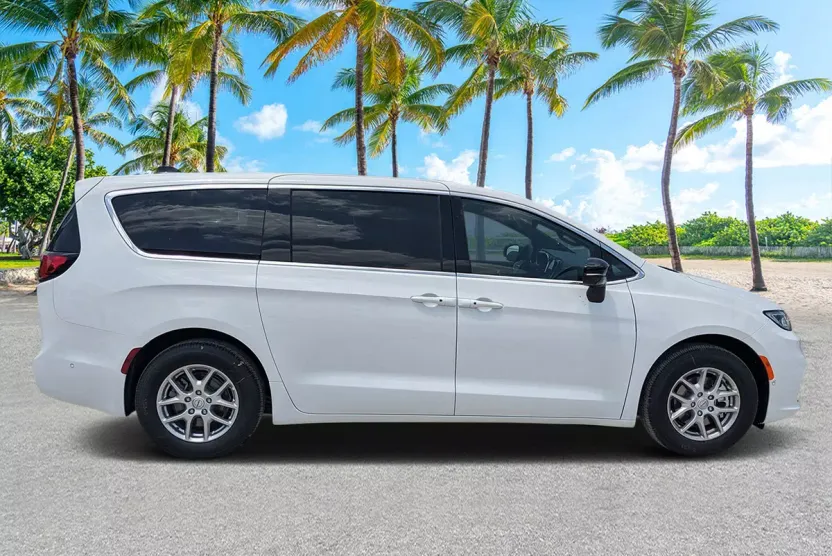 2025 Chrysler Pacifica photo 1