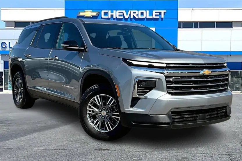 2025 Chevrolet Traverse photo 1