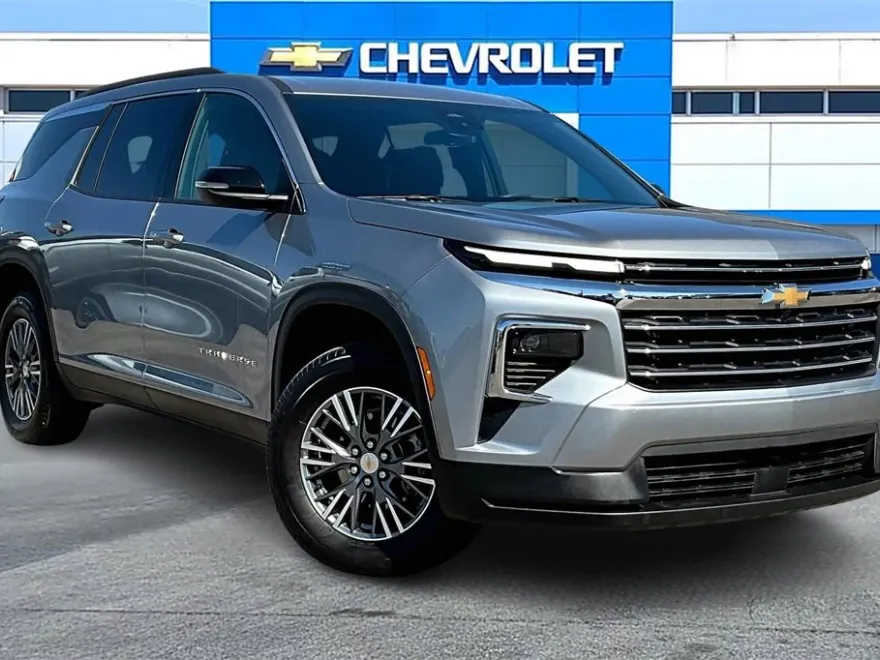 2025 Chevrolet Traverse photo 1