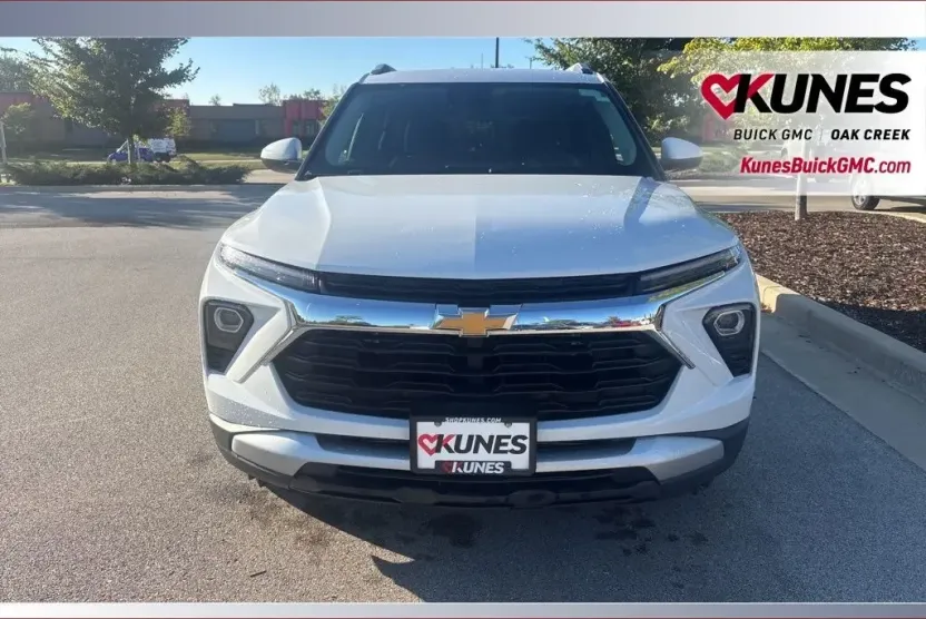 2024 Chevrolet Trailblazer LT photo 1