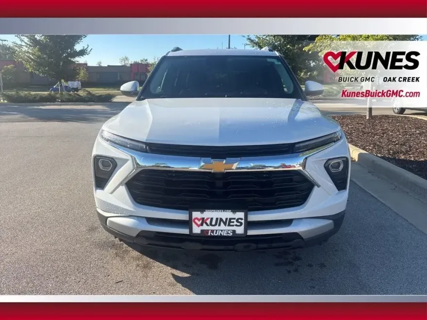 2024 Chevrolet Trailblazer LT photo 1