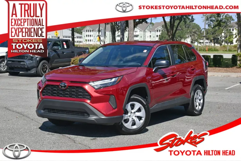 2024 Toyota RAV4 LE photo 1