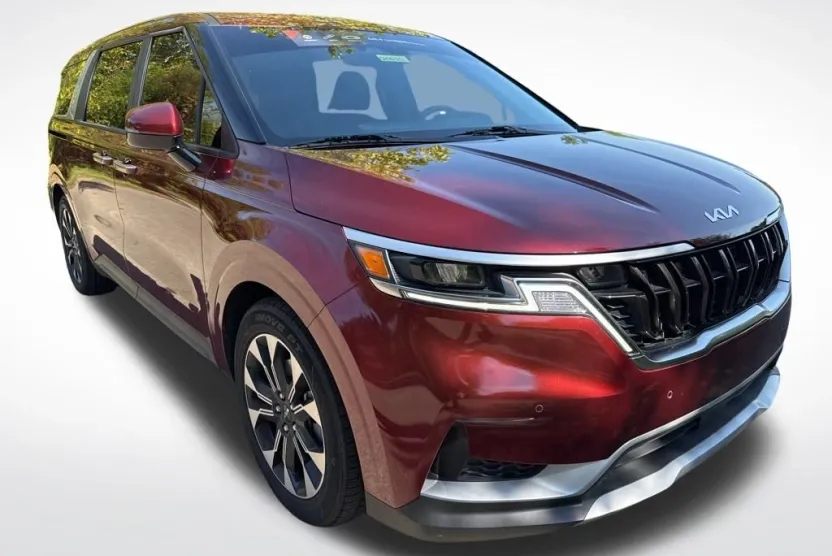 2023 Kia Carnival EX photo 1