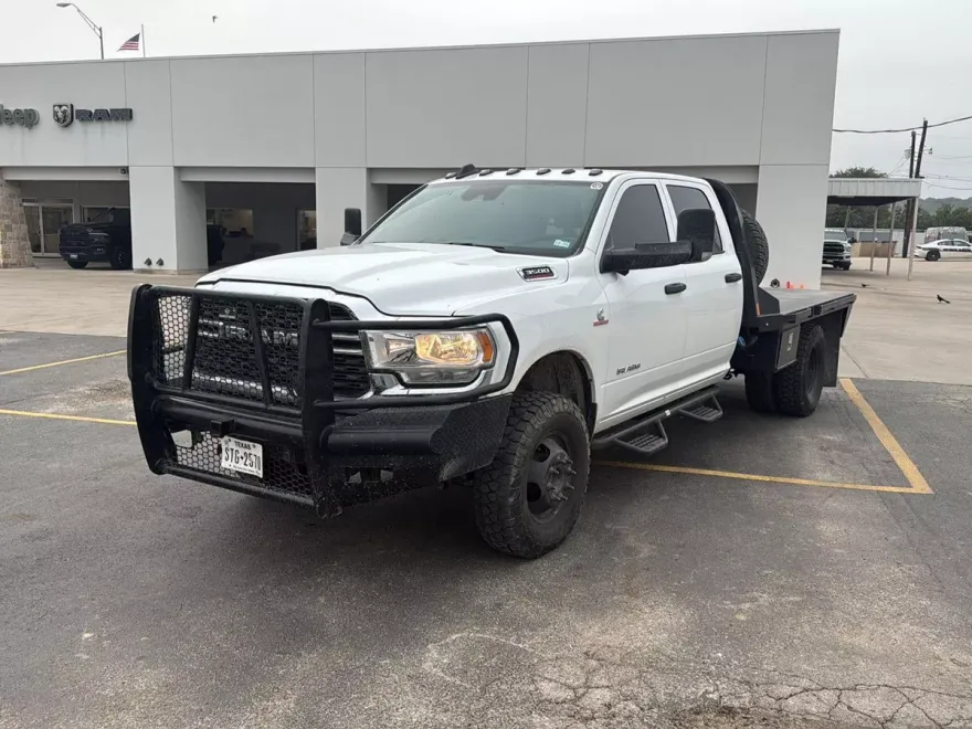 2022 Ram 3500 Tradesman photo 1