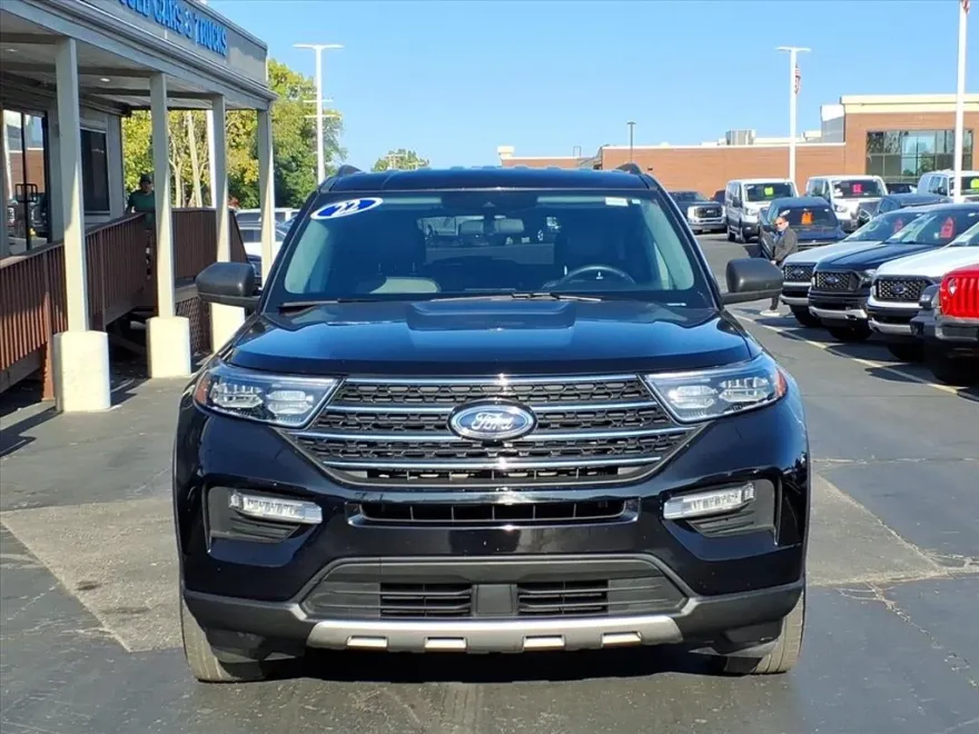 2022 Ford Explorer XLT photo 1