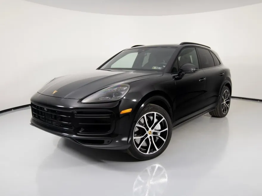 2023 Porsche Cayenne Turbo photo 1