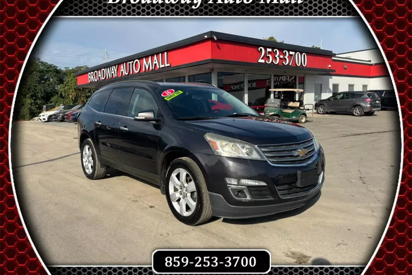 2016 Chevrolet Traverse 1LT photo 1