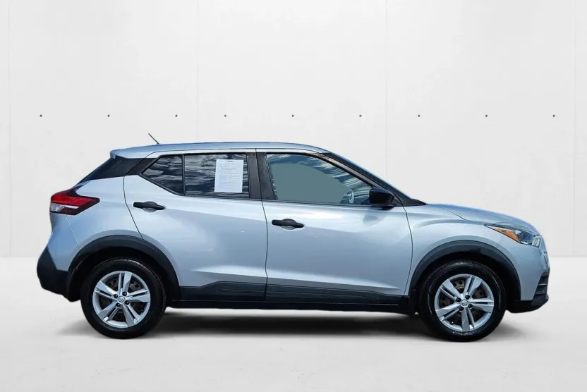 2020 Nissan Kicks photo 1