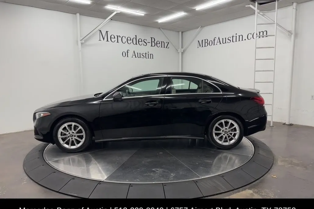 2019 Mercedes Benz A 220 photo 1